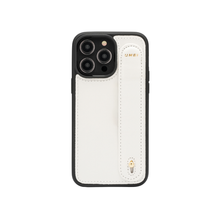 Görseli Galeri görüntüleyiciye yükleyin, UMBI GLAM. Kişiselleştirilebilir Deri iPhone Kılıfı - PEARL
